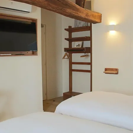 De La Paix, 3*