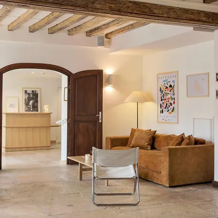 Alfred La Madeleine Hotel 3*