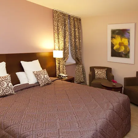 Alfred La Madeleine Otel Beaune (Cote d'Or)