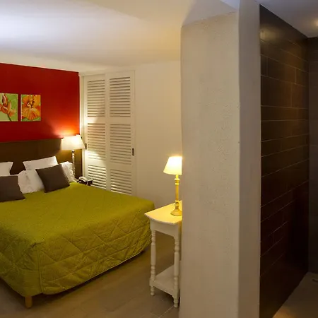 Готель De La Paix, 3*