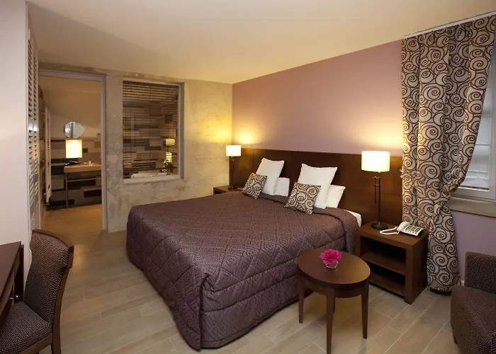 Alfred La Madeleine 3* Beaune (Cote d'Or)